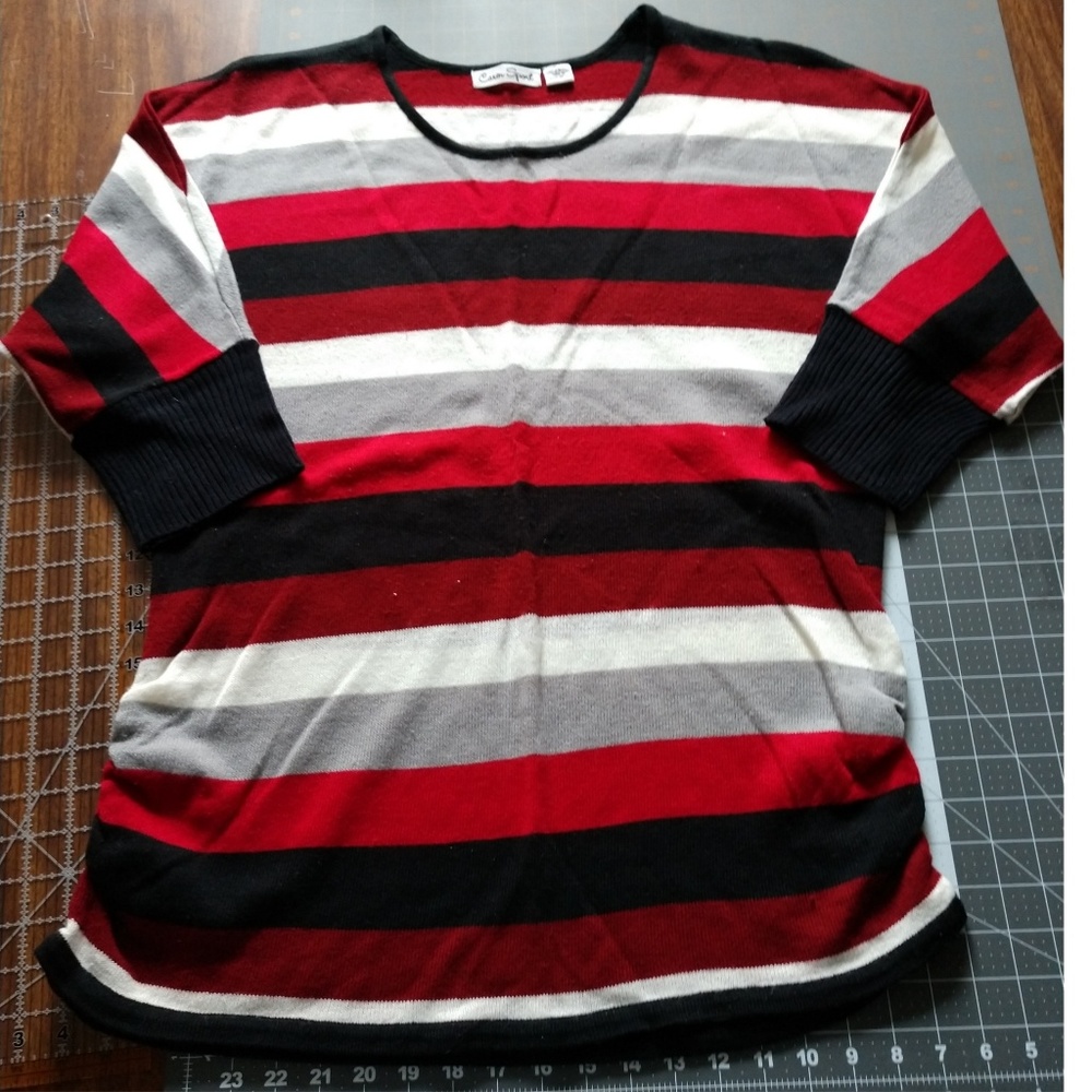 Last Chance ❤️Quarter sleeve stripe tunic sweater